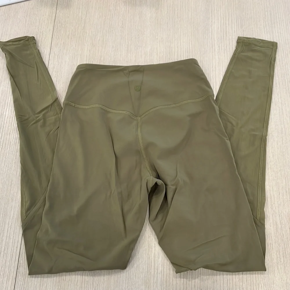 Lululemon mesh olive leggings